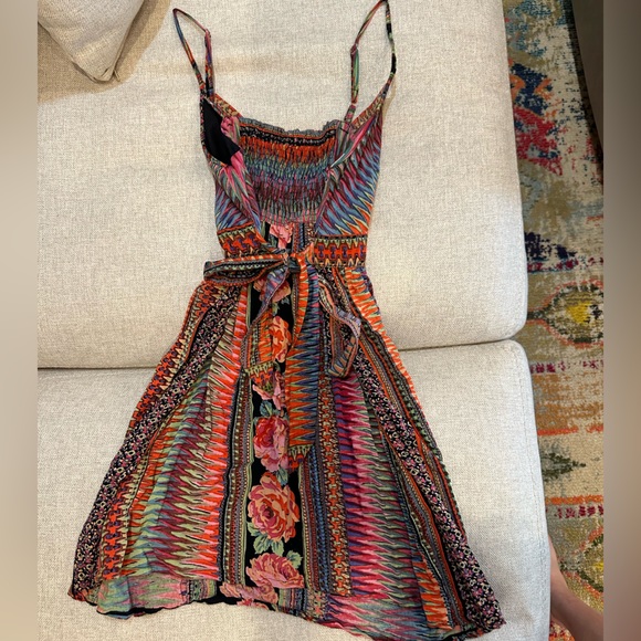Super cute summer dress! GREAT condition. - Picture 2 of 3